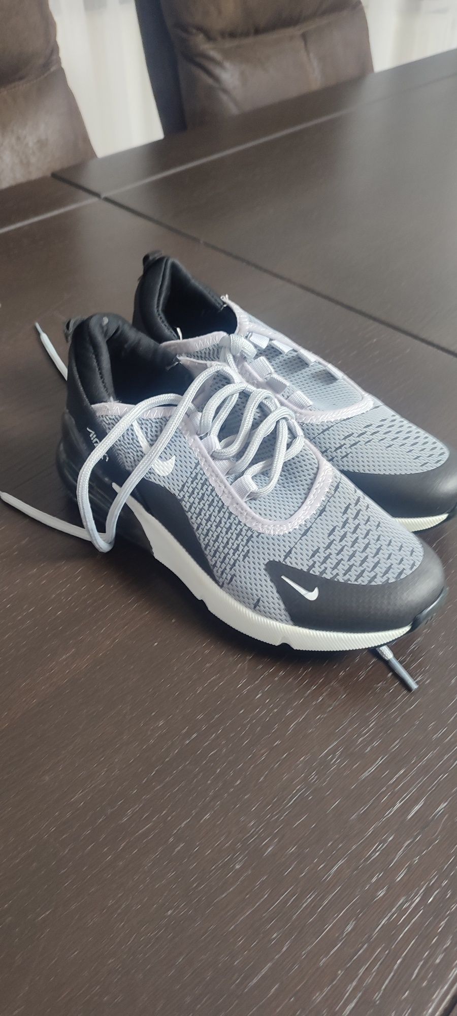 Adidași Nike noi numărul 38