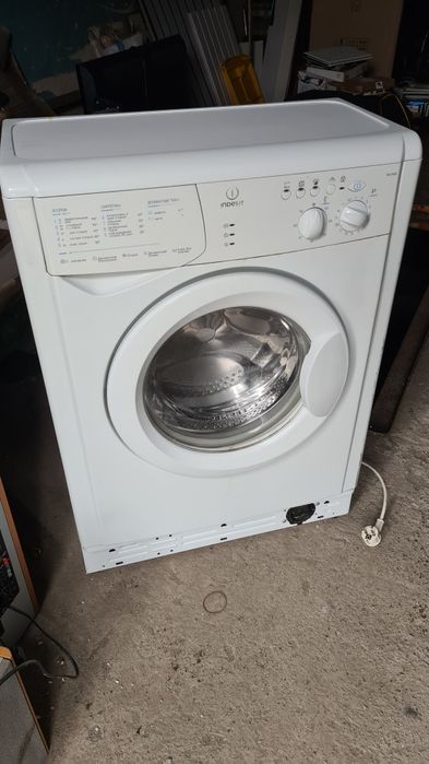 Продаю Стиральную машину indesit в рабочем состоянии.