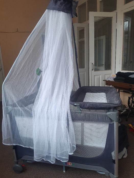 Продаётся детская кровать манеж