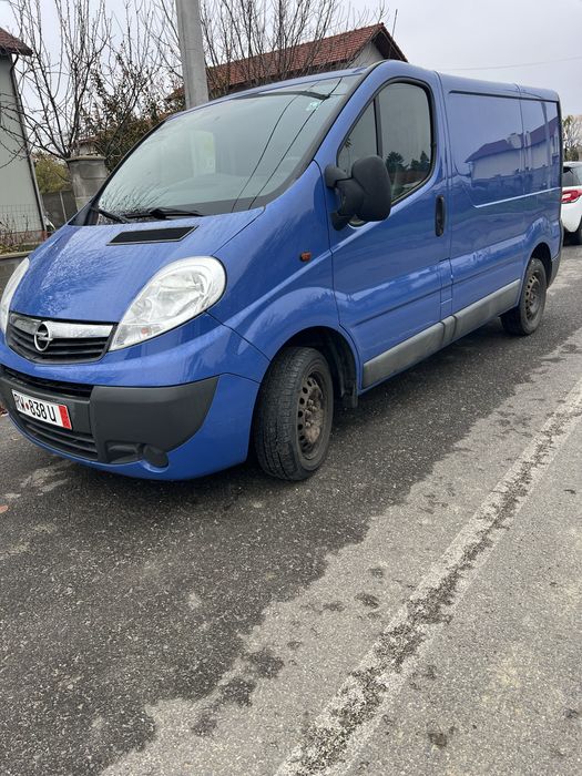 Opel Vivaro 3 locuri