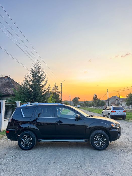 Vând Mitubishi Outlander 2.2 euro 5