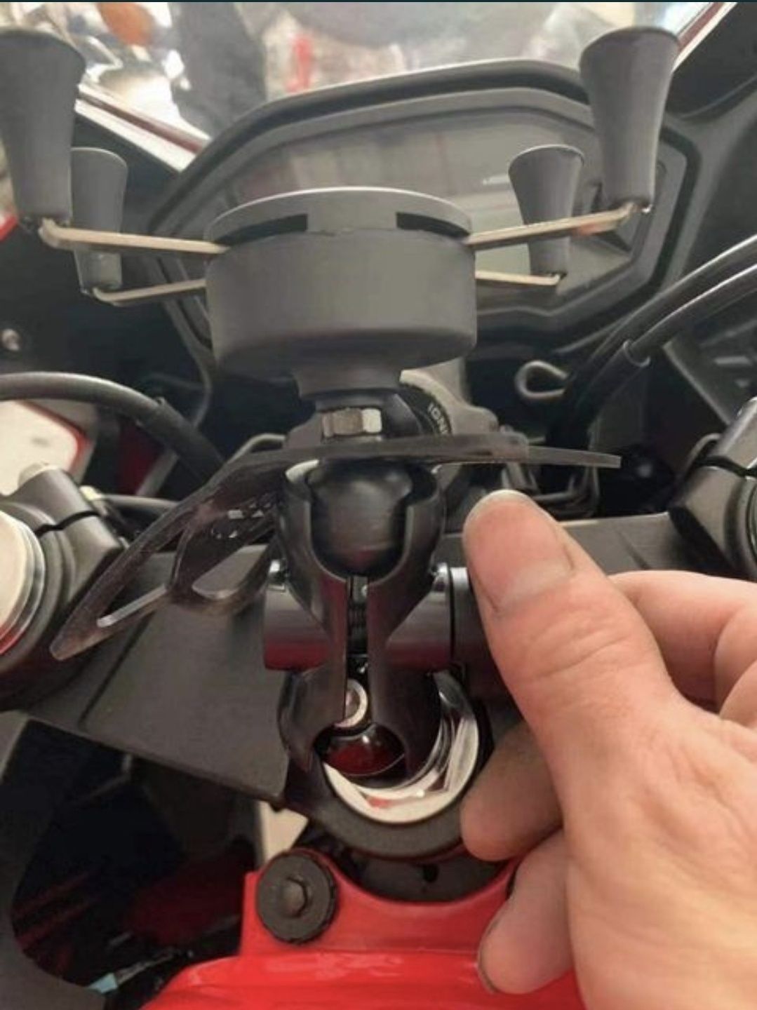 Suport telefon moto  jug sportiva . Priza .prindere supersport tip RAM