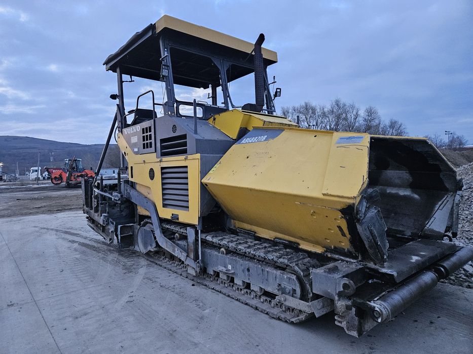 Vand finisor asfalt Volvo 8820