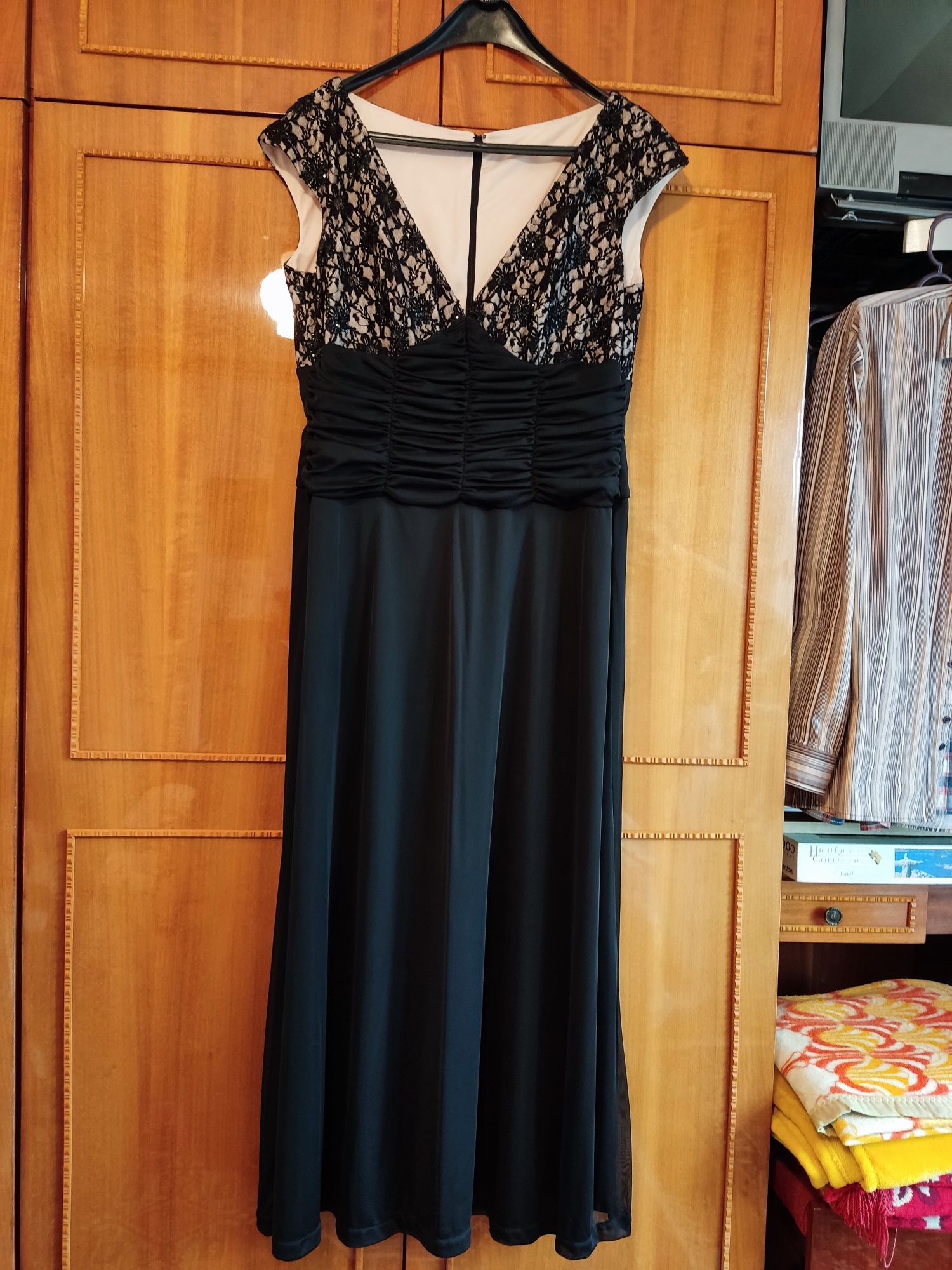 Rochie neagra de seara