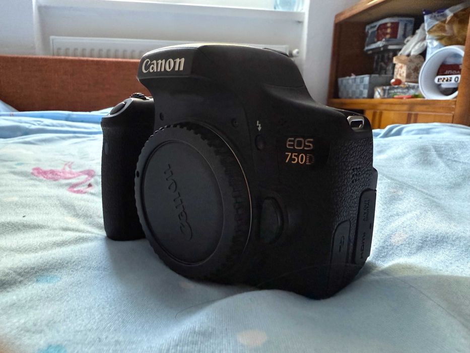 De vânzare Canon EOS 750D aparat foto
