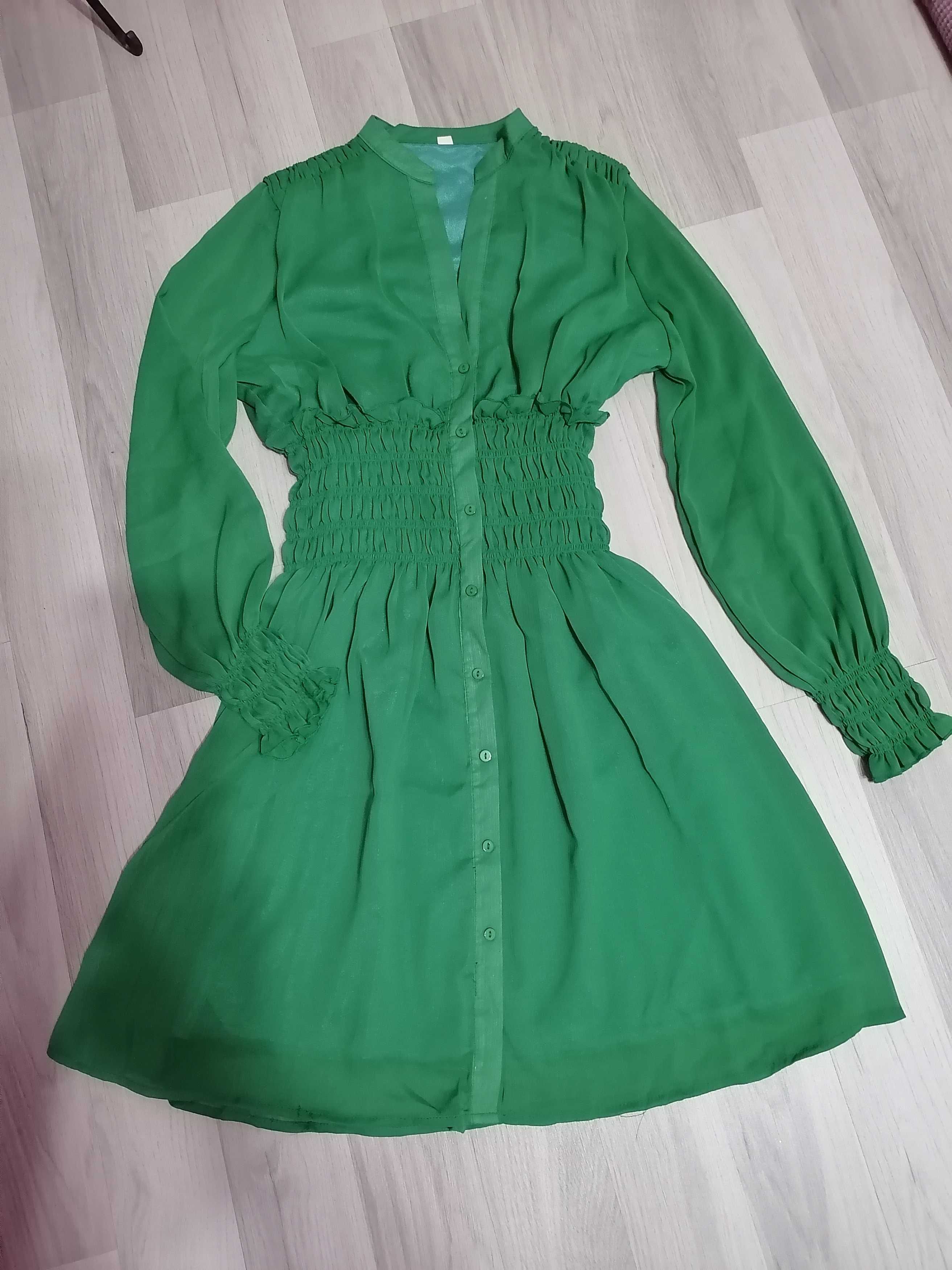 Rochie elegantă, verde, cu talie elastică, mărime S.