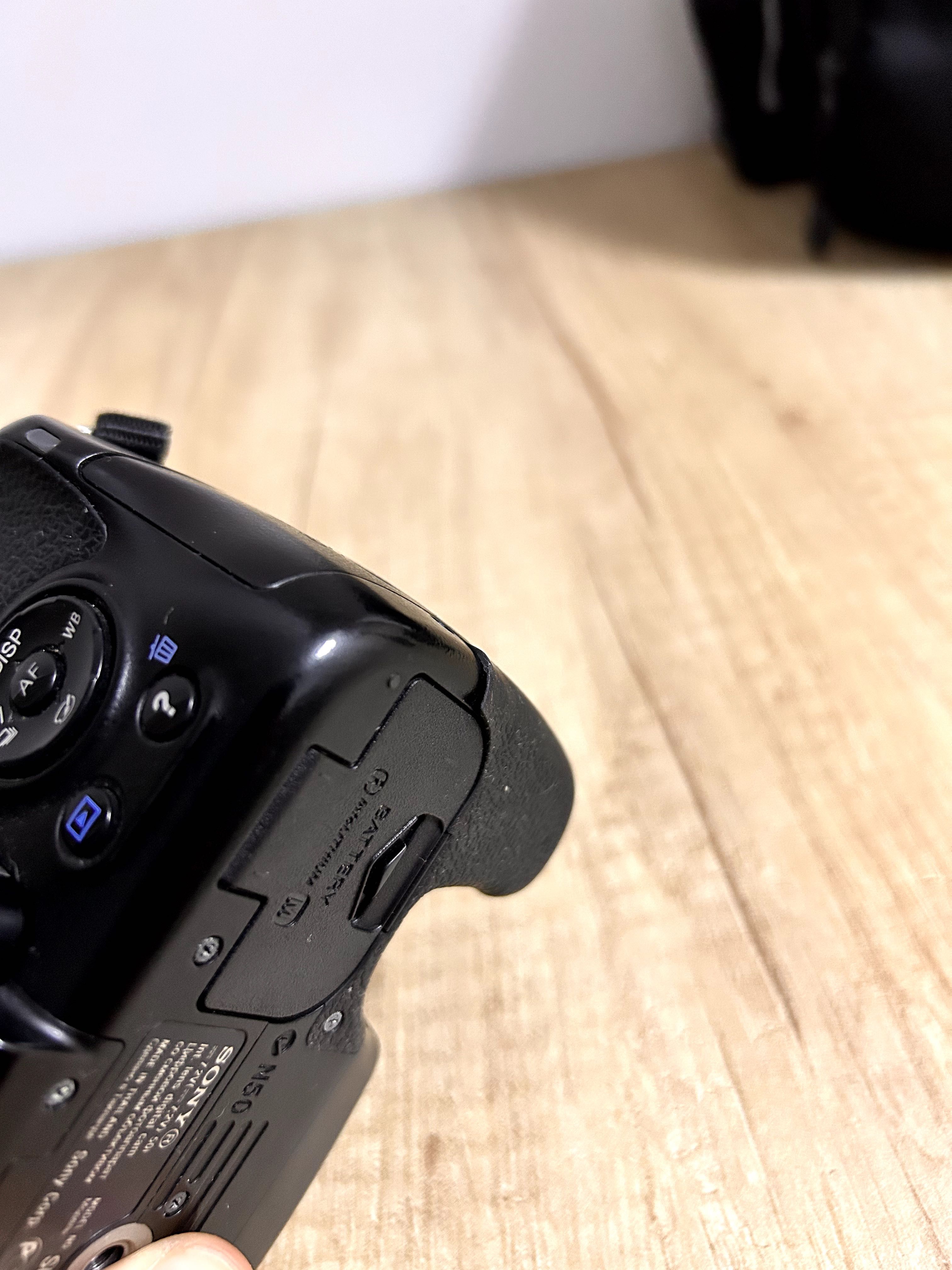 Sony A57 (kit - DSLR)