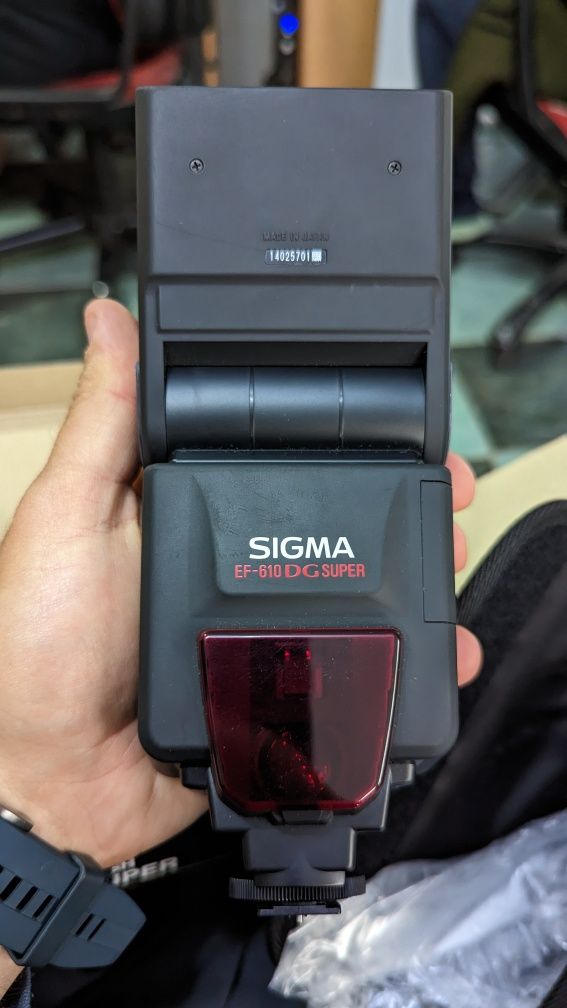 Vând bliț Sigma EF 610 DG Canon