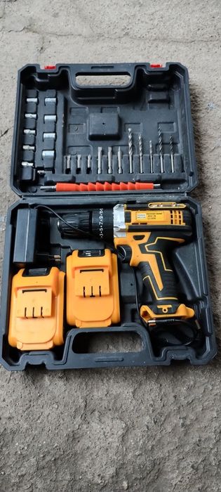 Vând bormașină cu doi acumulatori