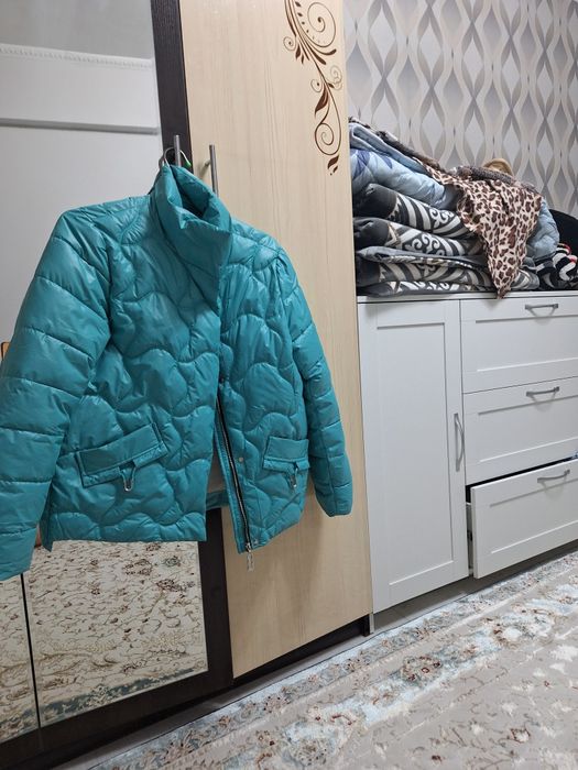 Куртка женская  48 размер