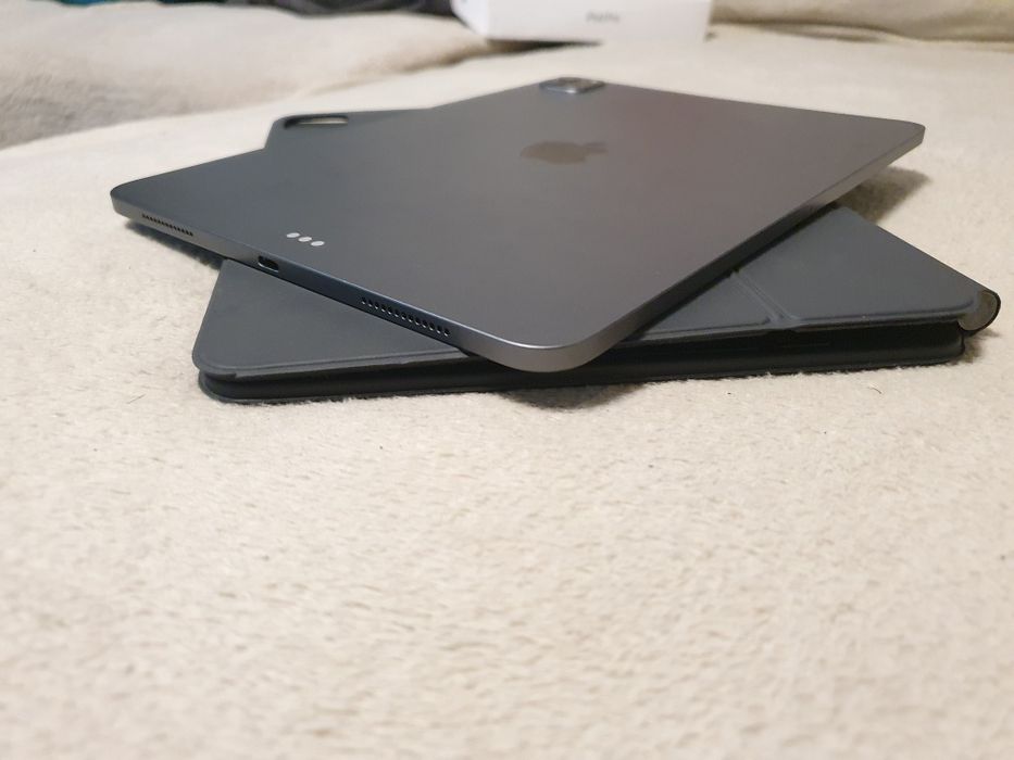 Vand, schimb iPad Pro 11”, 2th gen. 2020, 128 GB, 98% sănatate bat.