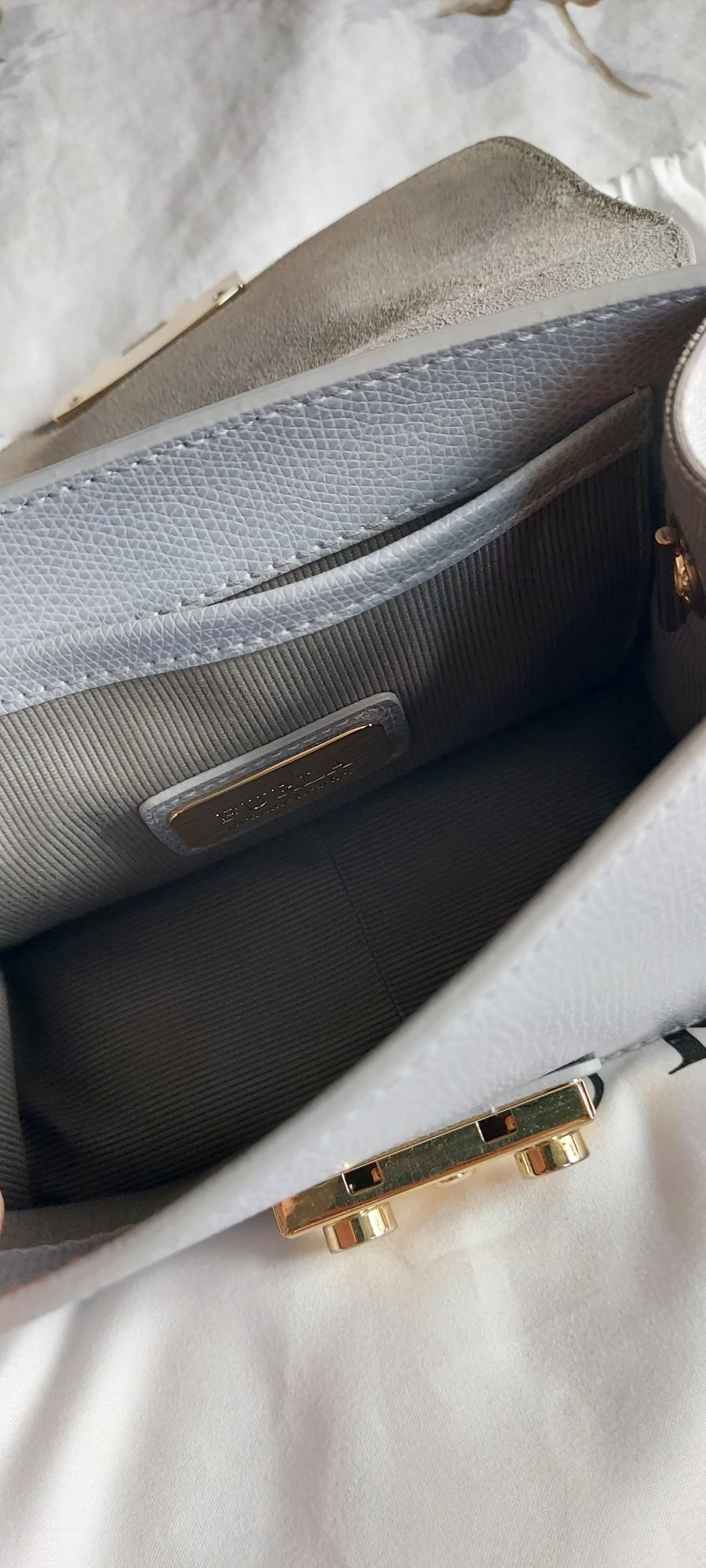 Чанта Furla Metropolis Mini Crossbody, цвят сиво/син