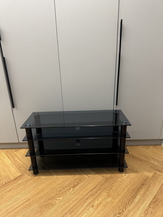 Продам стеклянную тв полку в хорошем состоянии