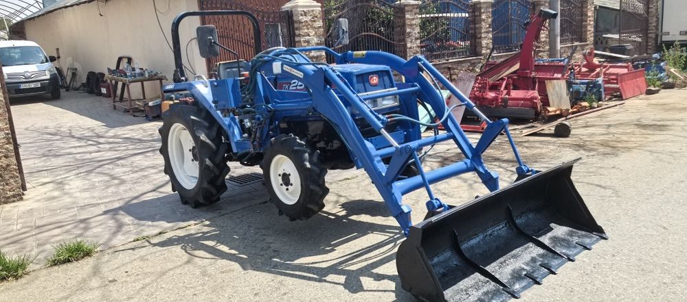 Tractor japonez Iseki Tk 25 hispeed cu încărcător frontal