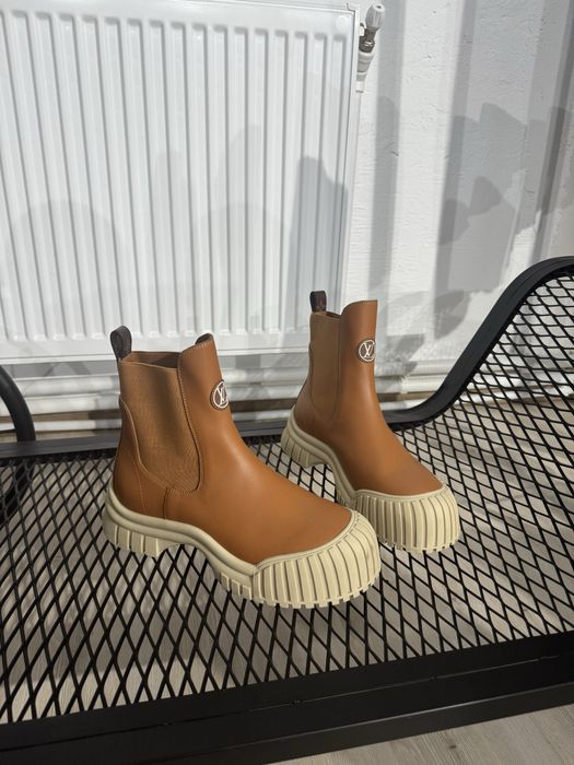 Cizme Louis Vuitton
