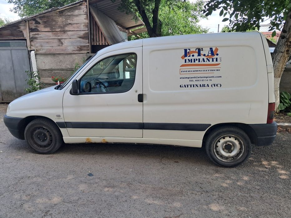 Vând Peugeot Partner