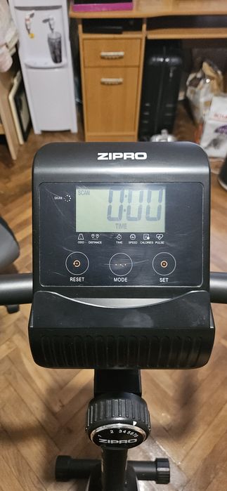 Велоергометър Zipro Beat RS, Магнитен, Маховик 6 кг, Макс. тегло 120кг