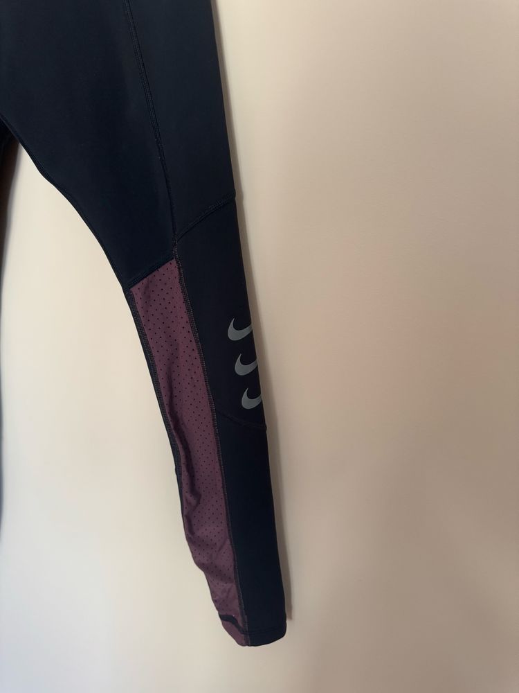 Дамски спортен клин Nike