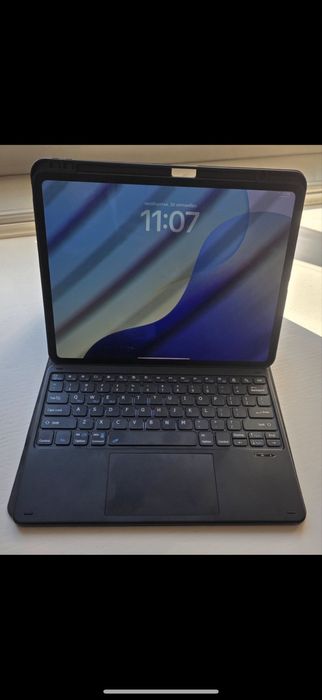 Продавам чисто нов ipad 13 pro