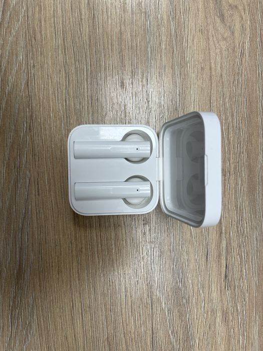 Продам наушники Xiaomi Mi True Wireless Earphones 2 Basic