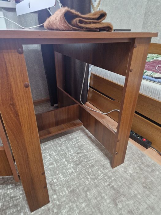 Продам стол раздвижной