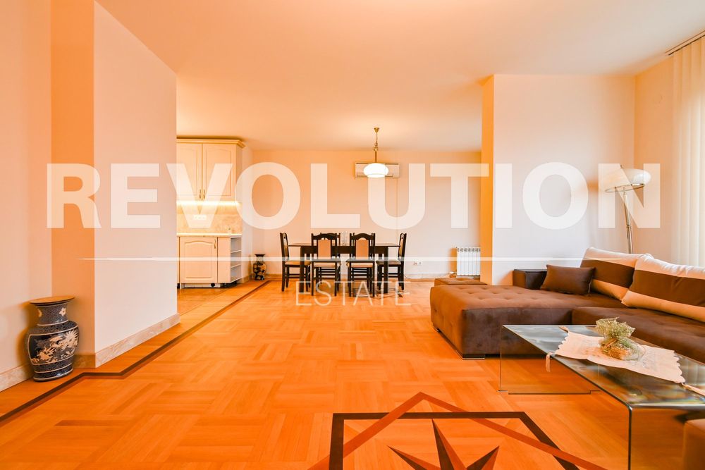 Дава се под наем Четиристаен апартамент в София, Изток - 180 кв.м за 1500 € - Снимка #2