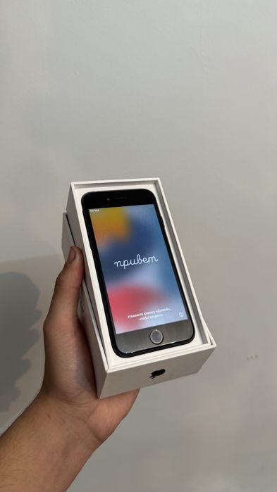 Продам iphone 7.