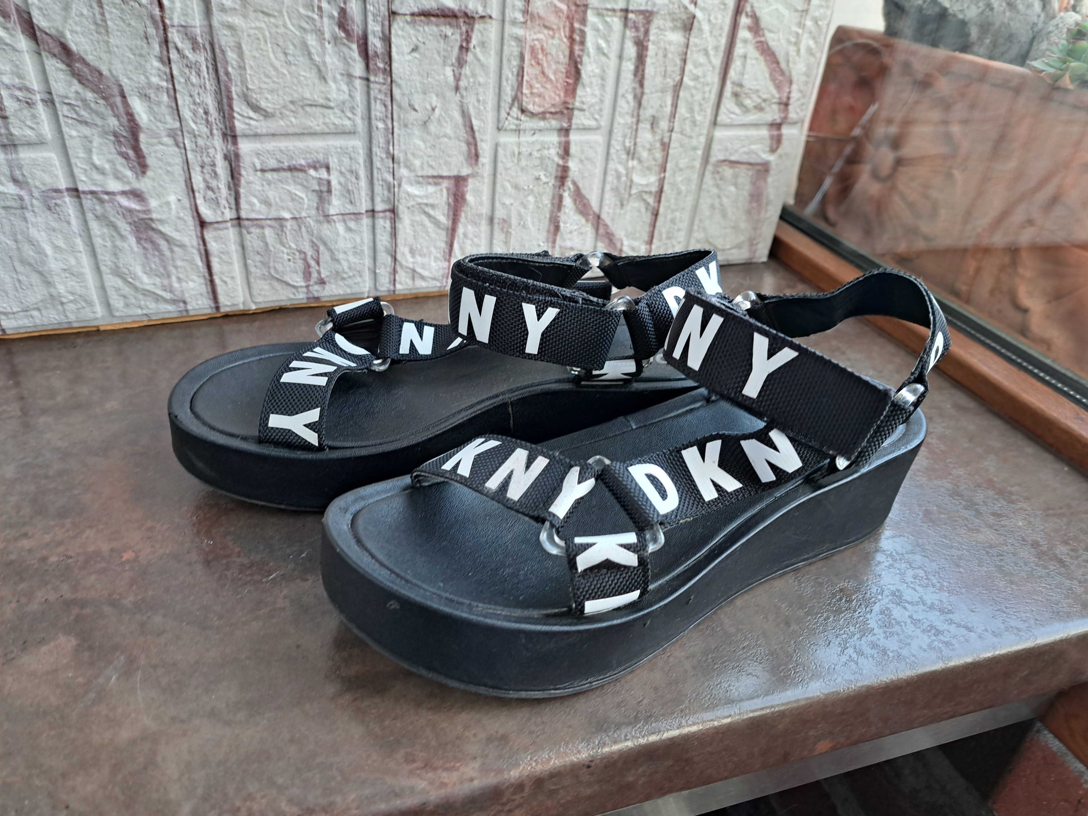 дамски сандали DKNY.летни обувки,отворени сандали на платформа ном. 38