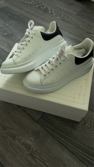 Vand Alexander McQueen