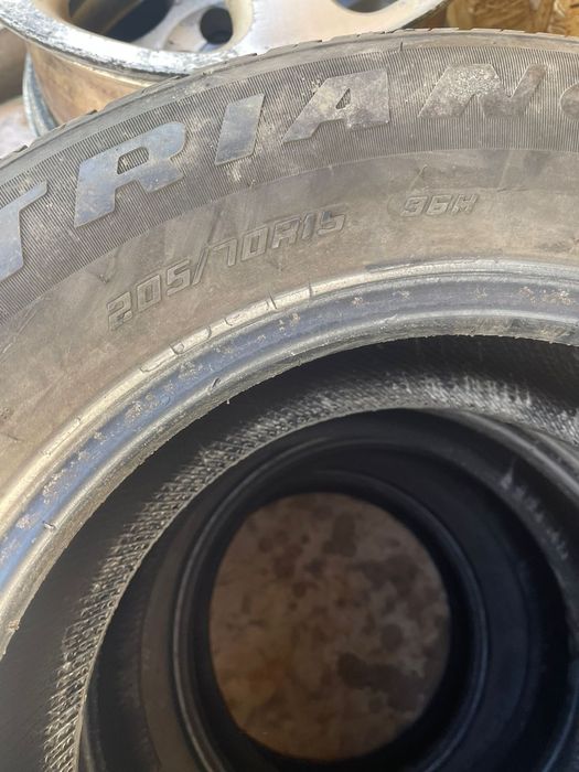 Летняя резина 205/70R15 в отличном состоянии