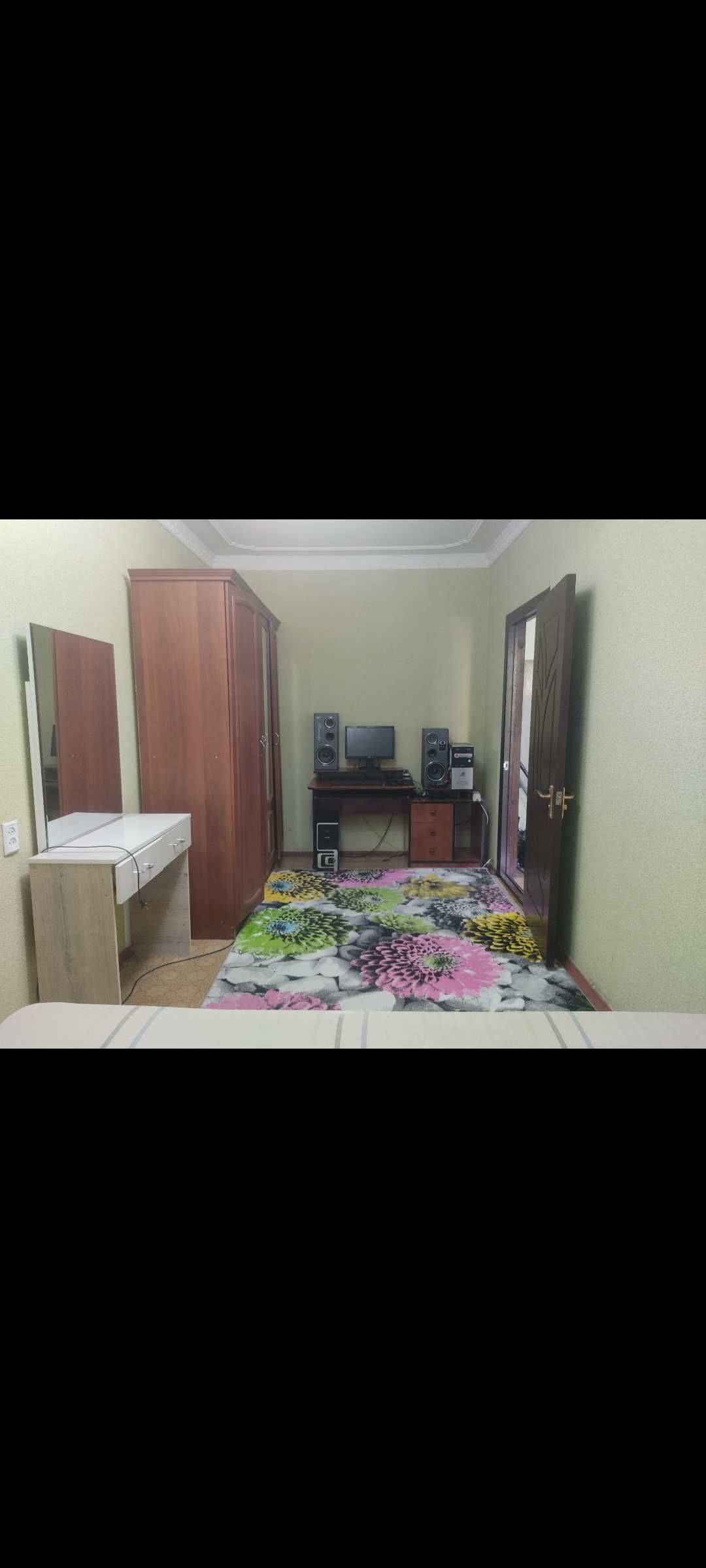 Kvartirant qo'yiladi Navoiy shaxri, Alisher kinoteatr oldi, 3 xonalik