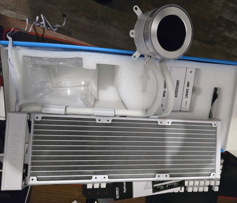 Cooler CPU Lian Li Hydroshift II LCD-C 360N cu 3 Arctic pro 120mm