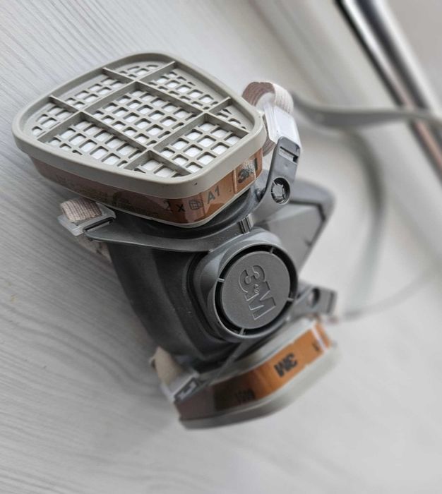 Masca de protectie 3M,  praf fum gaze chimicale lacuri vopsele mirosur