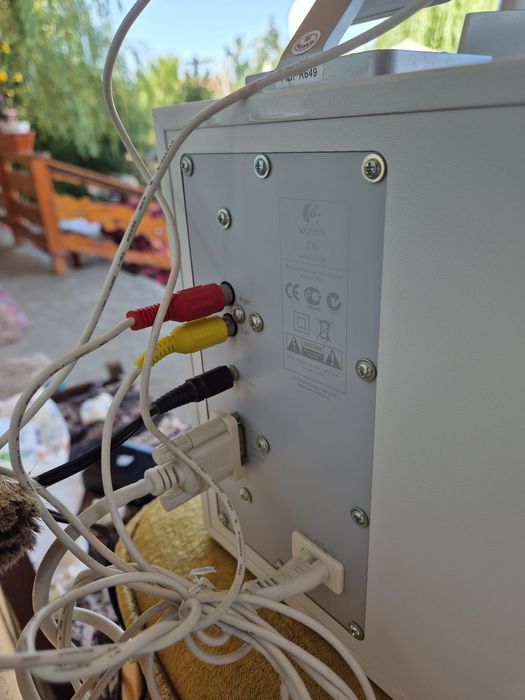 Boxe calculator PC Logitech 2.1 Z4i 40W RMS, albe