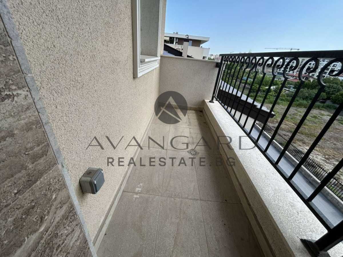 Продава се Къща в Пловдив, Остромила - 388 кв.м за 1225 €/кв.м - Снимка #21