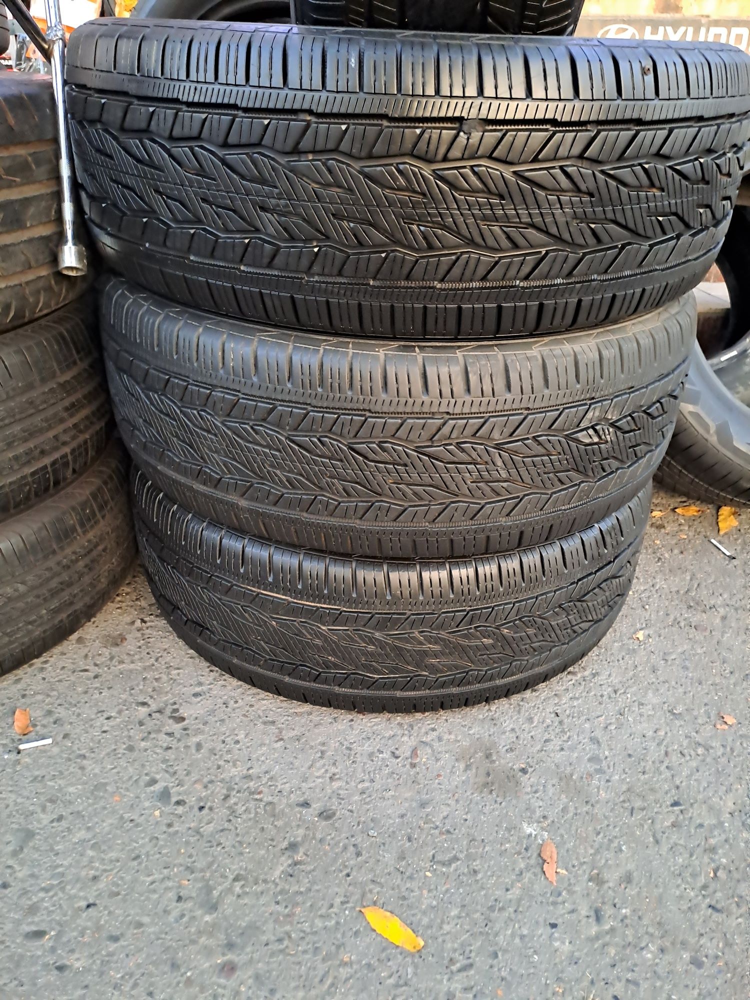 255/55R20 contenintal sotiladi