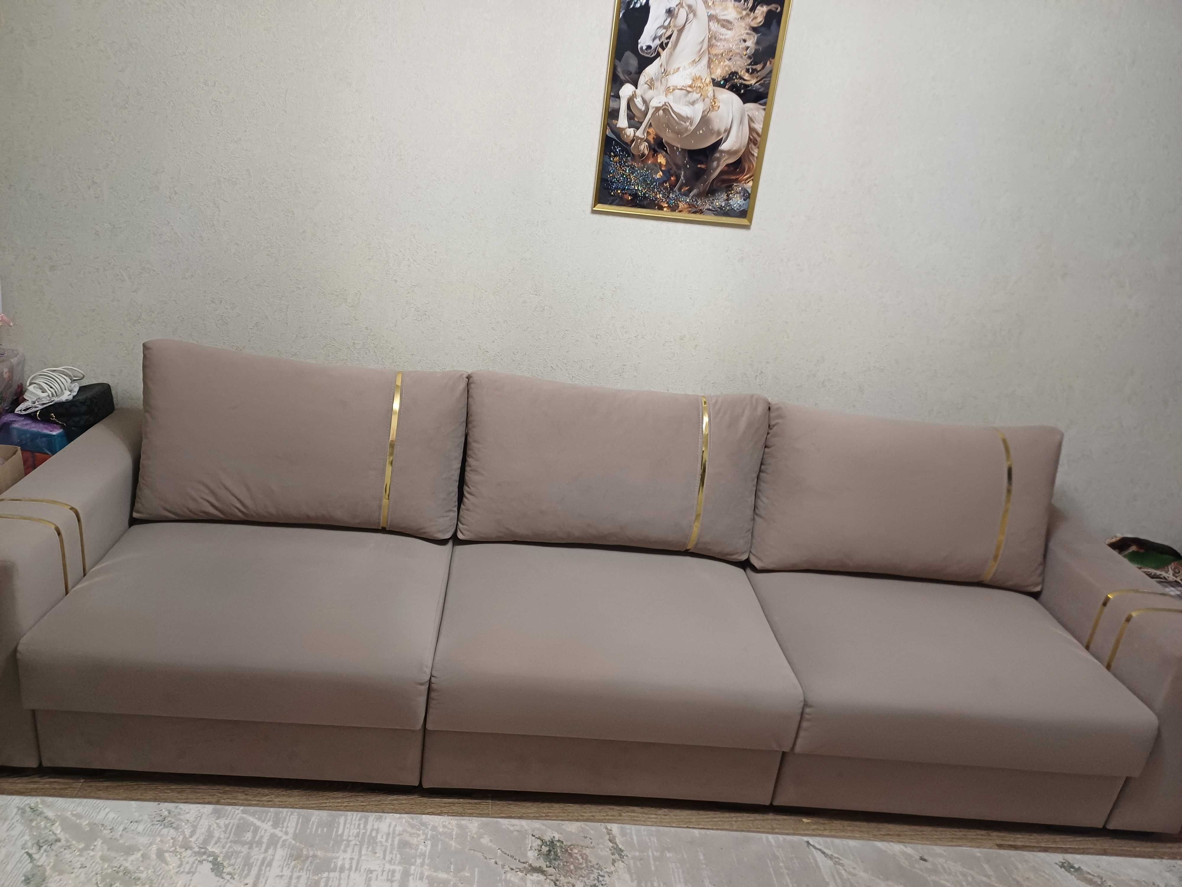 Продам диван в хорошем состоянии