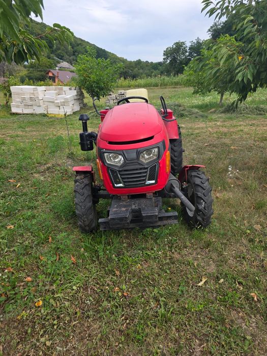 Tractoras pe curele chinezesc