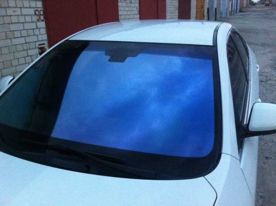 Хамелеоново фолио за автомобилни стъкла 75% - 1.52 х 1 метър.