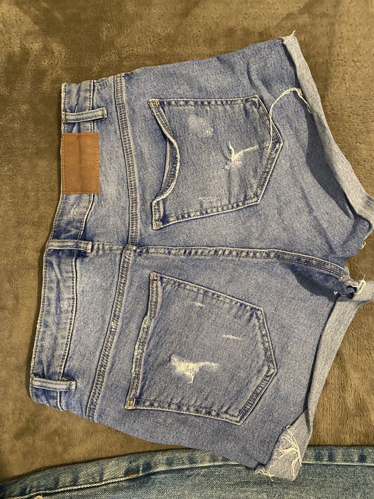 Zara Fusta xs si pantaloni scurti S