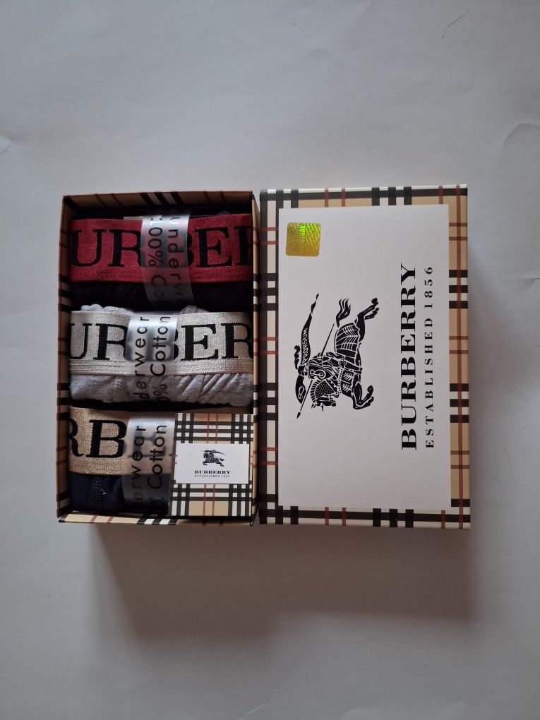 Boxeri,95 %bumbac și 5% elastan,fabricați în Italia
