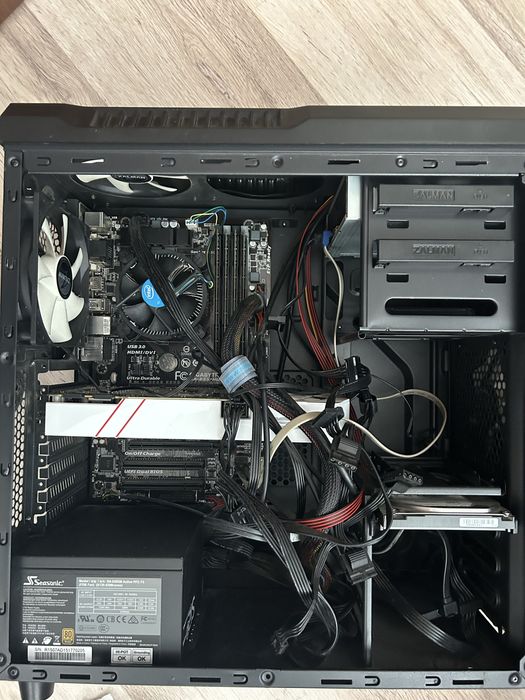 PC GAMING perfect pentru light gaming/browsing