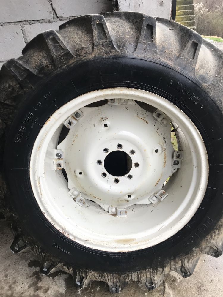 Vand jante cu cauciucuri ptr tractor