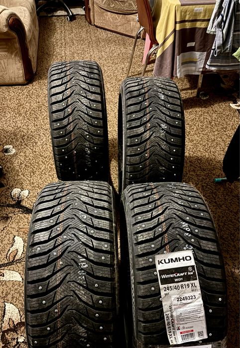 Kumho 245/40/R19