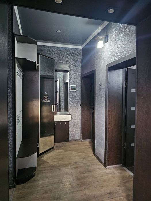 Продам большую 2х комнатную квартиру 64кв.м