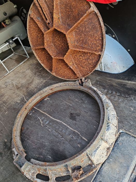 Capac canalizare fonta trafic greu