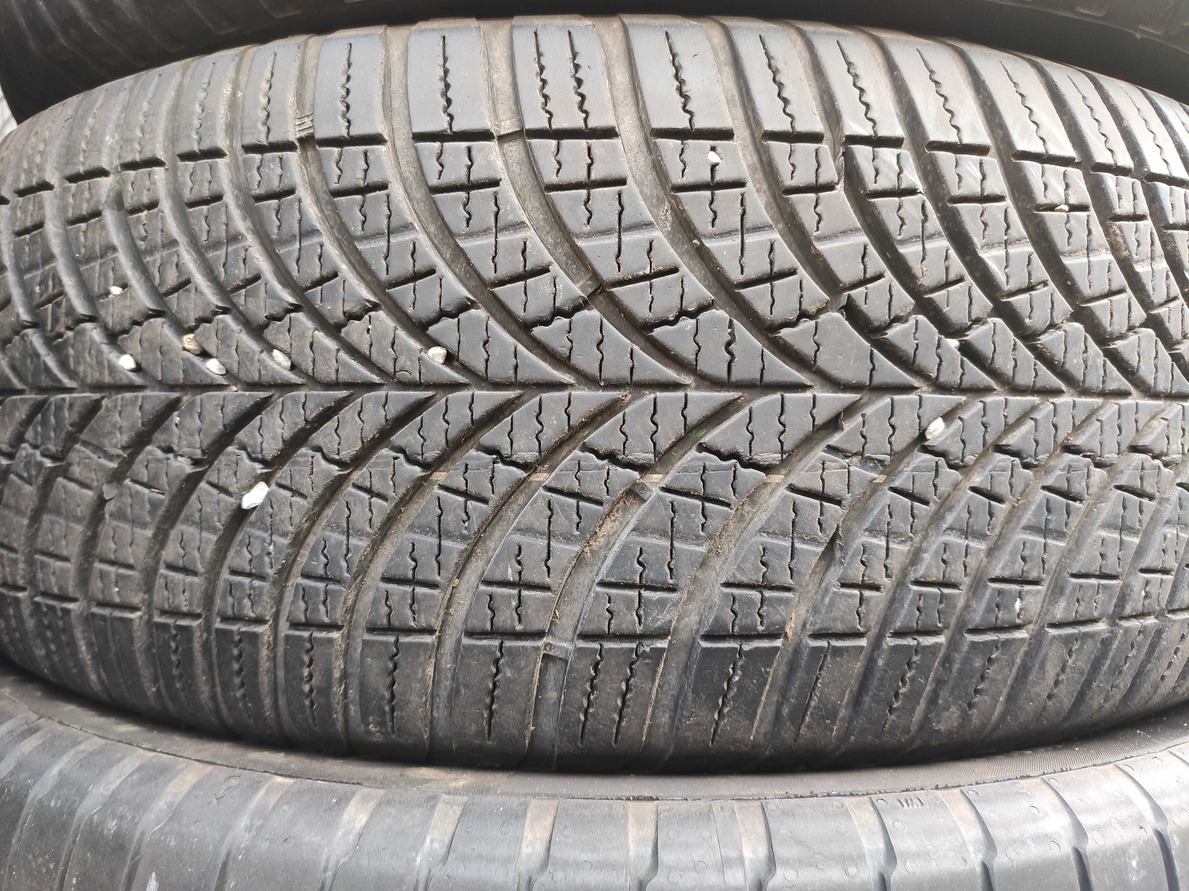 2бр Всесезонни гуми 225 55 18 - Goodyear - DOT 2022