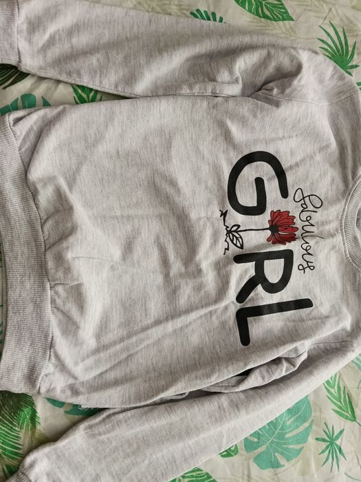 Продам кофточки для девочек в отличном состоянии