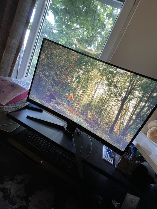 Monitor Gaming curbat AOC 144hz 1ms