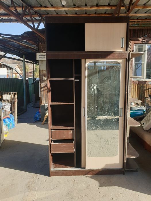 Шкаф купэ с зеркалом 1.2×0.6×2.4